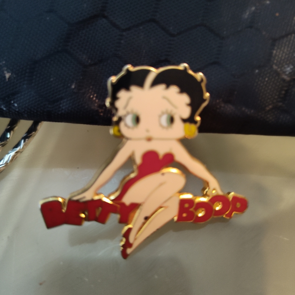 Betty boop character lapel pen